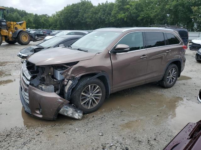 TOYOTA HIGHLANDER 2017 with VIN 5TDJZRFH5HS371241 - Photo from auction