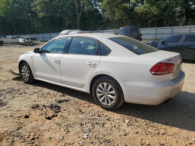 Photo 2 from auction – 2015 VOLKSWAGEN PASSAT S with VIN 1VWAT7A38FC043549