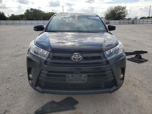 Photo 5 from auction – 2017 TOYOTA HIGHLANDER with VIN 5TDKZRFH1HS219672
