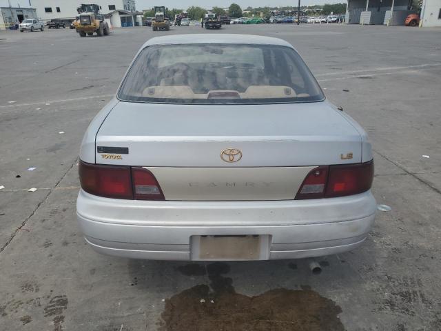 Photo 6 from auction – 1995 TOYOTA CAMRY LE with VIN 4T1SK12E7SU644796