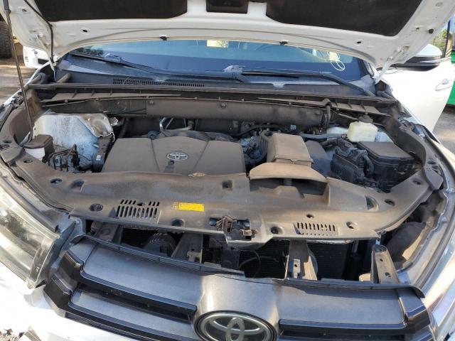 Photo 12 from auction – 2017 TOYOTA HIGHLANDER with VIN 5TDKZRFH0HS219436