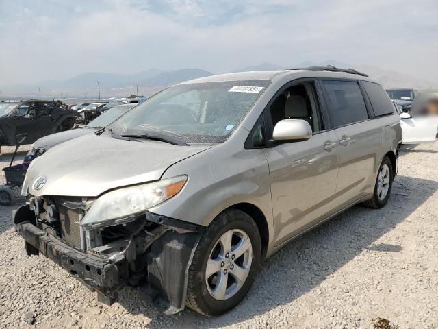 Photo 1 from auction – 2015 TOYOTA SIENNA LE with VIN 5TDKK3DC1FS670641