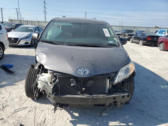 Photo 5 from auction – 2017 TOYOTA SIENNA LE with VIN 5TDKZ3DC5HS896776