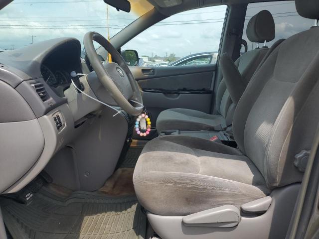 Photo 7 from auction – 2005 TOYOTA SIENNA CE with VIN 5TDZA23C05S332157
