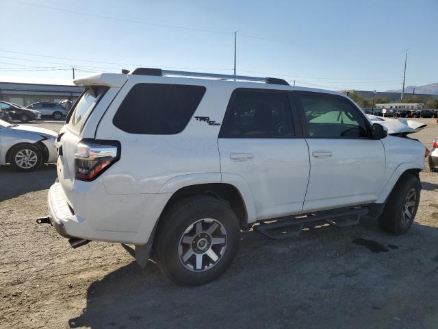 Photo 3 from auction – 2018 TOYOTA 4RUNNER SR with VIN JTEBU5JR7J5586560
