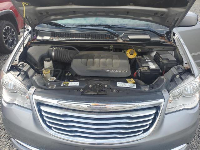 Photo 12 from auction – 2016 CHRYSLER TOWN & COU with VIN 2C4RC1BG4GR282061