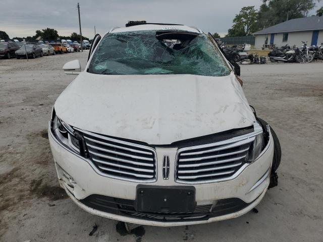 Photo 5 from auction – 2017 LINCOLN MKC RESERV with VIN 5LMCJ3C98HUL03353