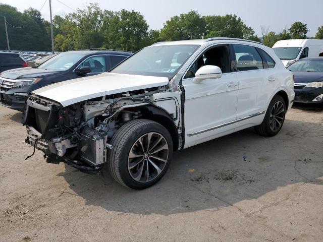 BENTLEY BENTAYGA 2019 with VIN SJAAM2ZV0KC026930 - Photo from auction