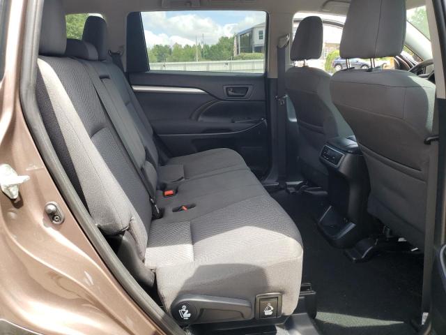 Photo 11 from auction – 2019 TOYOTA HIGHLANDER with VIN 5TDBZRFH8KS952843
