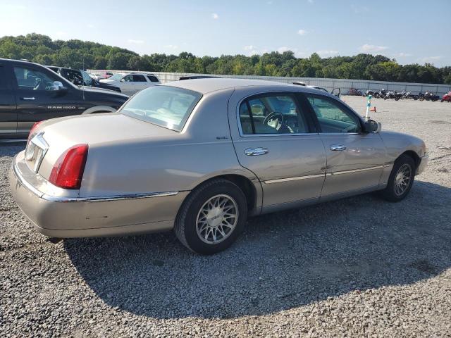 Photo 3 from auction – 2000 LINCOLN TOWN CAR S with VIN 1LNHM82W0YY828565