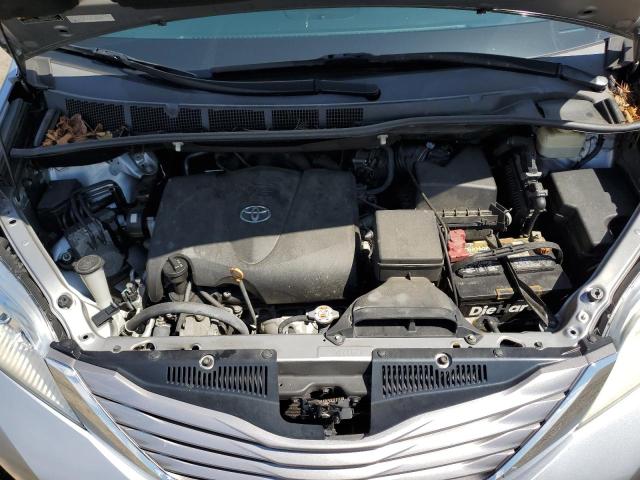 Photo 12 from auction – 2017 TOYOTA SIENNA XLE with VIN 5TDDZ3DC1HS165433