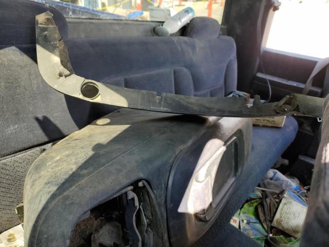 Photo 10 from auction – 1997 CHEVROLET C1500 with VIN 1GTEC19R5VE520628