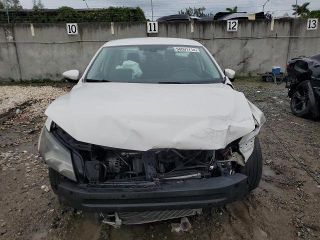 Photo 5 from auction – 2012 VOLKSWAGEN PASSAT S with VIN 1VWAP7A33CC019868