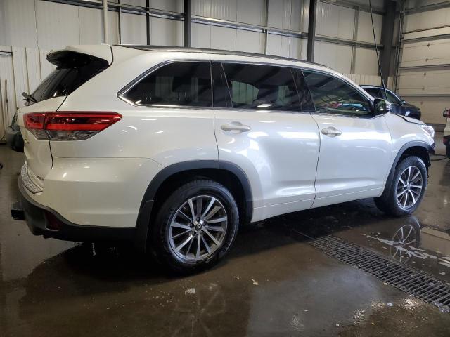 Photo 3 from auction – 2017 TOYOTA HIGHLANDER with VIN 5TDJZRFH8HS424305
