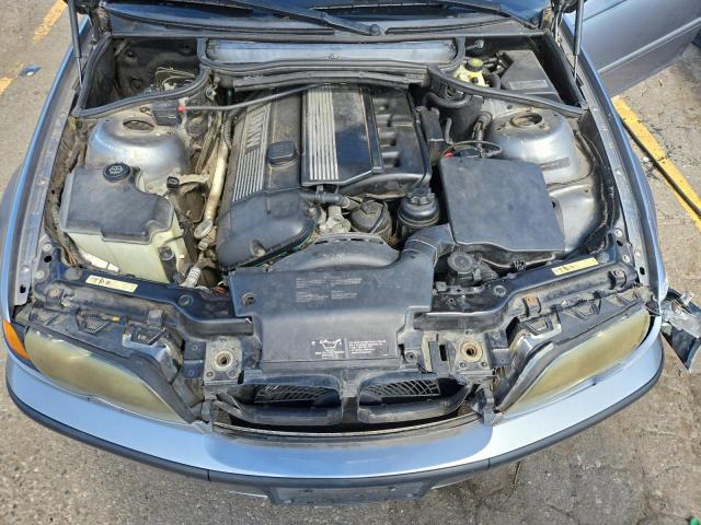 Photo 11 from auction – 2004 BMW 330 XI with VIN WBAEW53434PN34183