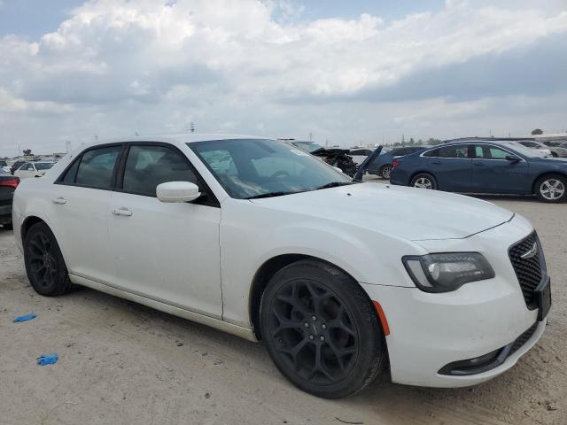 Photo 4 from auction – 2019 CHRYSLER 300 S with VIN 2C3CCABG6KH539522