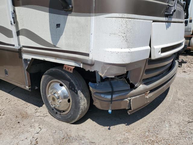Photo 9 from auction – 1999 FORD MOTORHOME with VIN 3FCMF53S2XJA11956