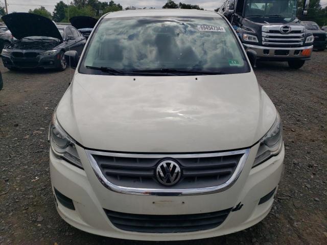 Photo 5 from auction – 2011 VOLKSWAGEN ROUTAN S with VIN 2V4RW4DG4BR668290