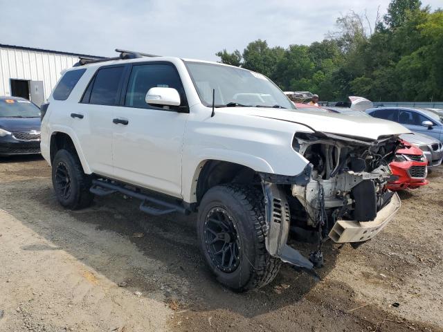 Photo 4 from auction – 2010 TOYOTA 4RUNNER SR with VIN JTEBU5JR0A5023477