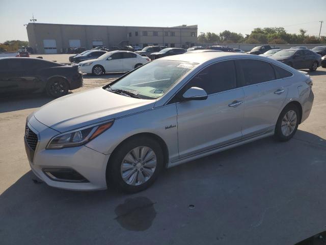 HYUNDAI SONATA HYB 2016 with VIN KMHE24L11GA015666 - Photo from auction