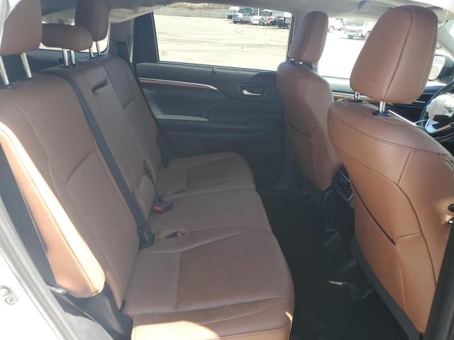 Photo 11 from auction – 2019 TOYOTA HIGHLANDER with VIN 5TDDZRFH9KS952181