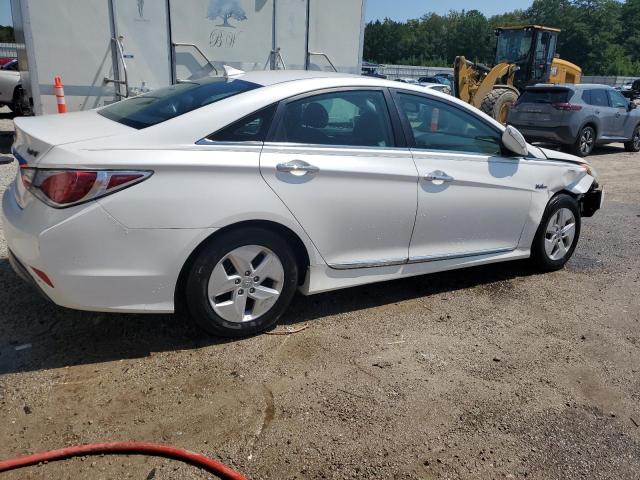 Photo 3 from auction – 2012 HYUNDAI SONATA HYB with VIN KMHEC4A40CA032852