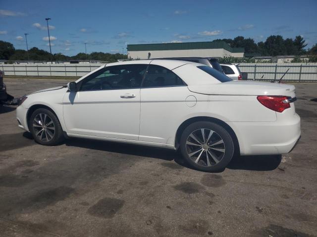 Photo 2 from auction – 2013 CHRYSLER 200 S with VIN 1C3BCBGG8DN532723