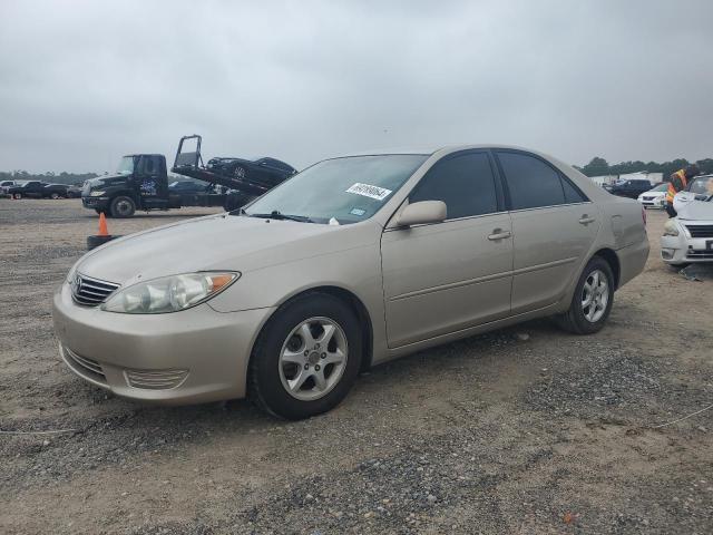 TOYOTA CAMRY LE 2005 with VIN 4T1BE32K45U521857 - Photo from auction