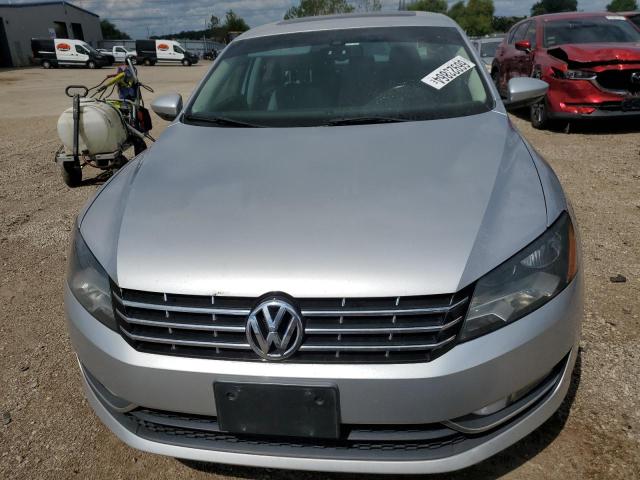 Photo 5 from auction – 2012 VOLKSWAGEN PASSAT SEL with VIN 1VWCN7A32CC056005