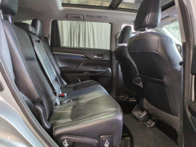 Photo 11 from auction – 2018 TOYOTA HIGHLANDER with VIN 5TDDZRFH5JS815754
