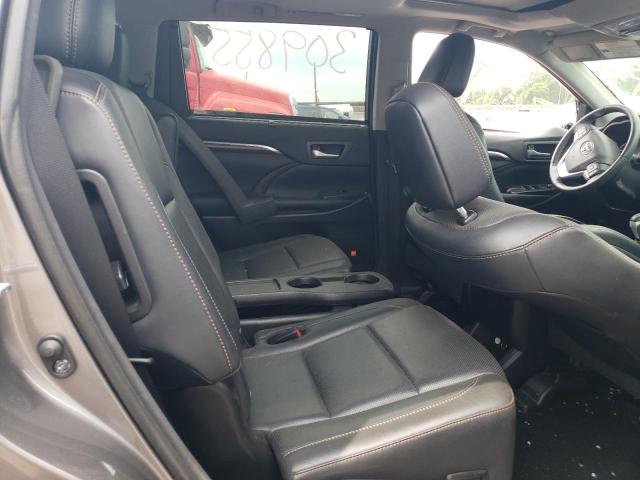 Photo 11 from auction – 2016 TOYOTA HIGHLANDER with VIN 5TDDKRFH5GS309855