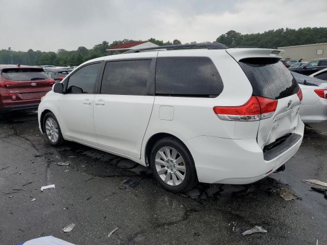 Photo 2 from auction – 2011 TOYOTA SIENNA XLE with VIN 5TDDK3DC5BS029057