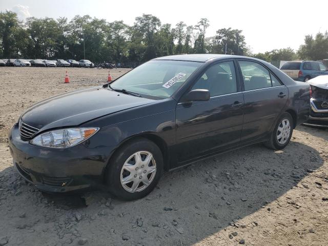 TOYOTA CAMRY LE 2005 with VIN 4T1BE32K55U044842 - Photo from auction
