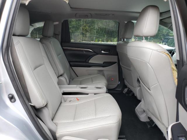 Photo 11 from auction – 2016 TOYOTA HIGHLANDER with VIN 5TDDKRFH2GS246603