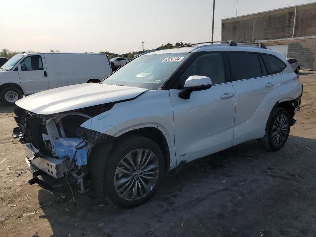 TOYOTA HIGHLANDER 2022 с VIN 5TDEBRCH1NS075980 - Фото с аукциона