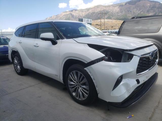 Photo 4 from auction – 2024 TOYOTA HIGHLANDER with VIN 5TDEBRCH3RS623726