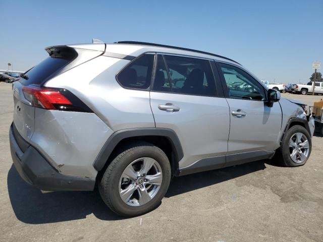 Photo 3 from auction – 2022 TOYOTA RAV4 XLE with VIN 2T3W1RFVXNC202590