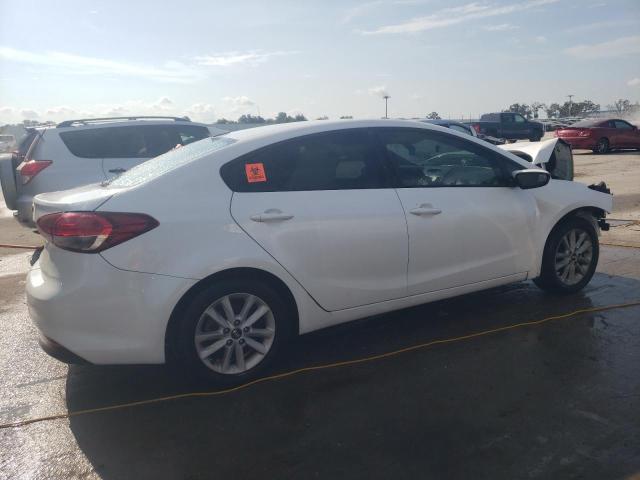 Photo 3 from auction – 2017 KIA FORTE LX with VIN 3KPFL4A78HE053391