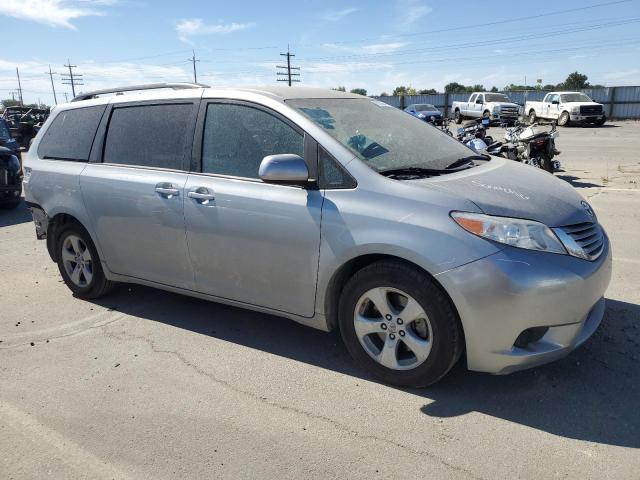Photo 4 from auction – 2017 TOYOTA SIENNA LE with VIN 5TDKZ3DC8HS833574