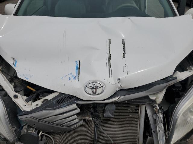 Photo 12 from auction – 2014 TOYOTA SIENNA XLE with VIN 5TDYK3DCXES517006