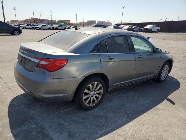 Photo 3 from auction – 2013 CHRYSLER 200 TOURIN with VIN 1C3CCBBB0DN598621