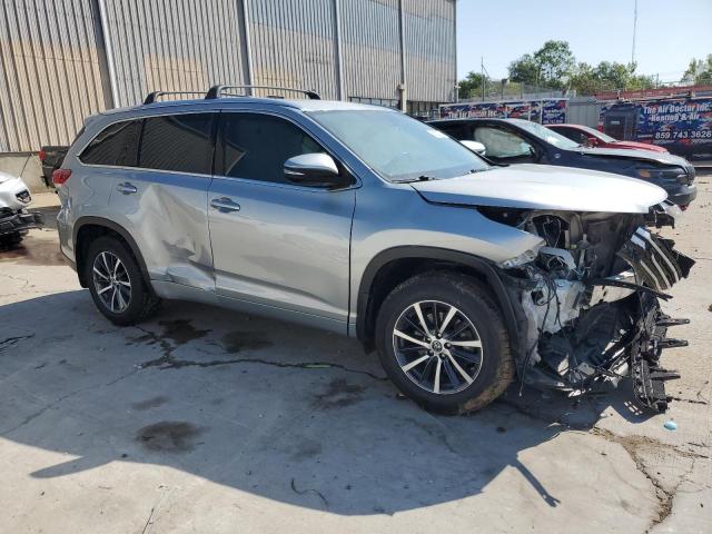 Photo 4 from auction – 2018 TOYOTA HIGHLANDER with VIN 5TDJZRFH5JS850135