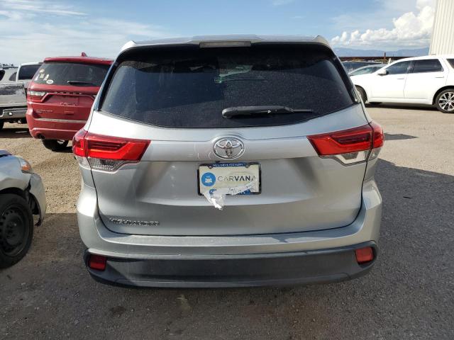 Photo 6 from auction – 2018 TOYOTA HIGHLANDER with VIN 5TDZARFH3JS040013