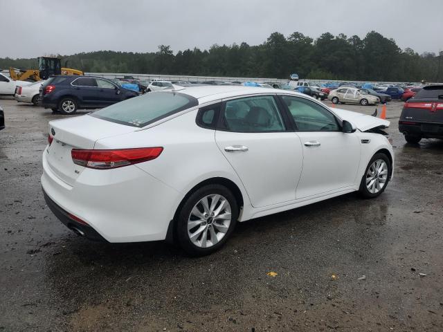 Photo 3 from auction – 2016 KIA OPTIMA EX with VIN 5XXGU4L32GG119743