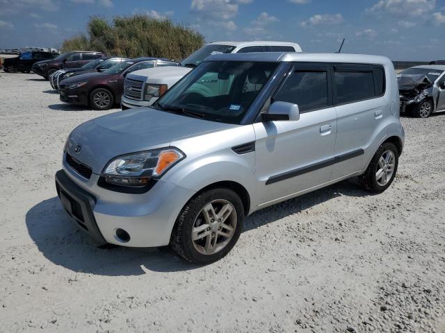 KIA SOUL + 2010 with VIN KNDJT2A26A7063944 - Photo from auction