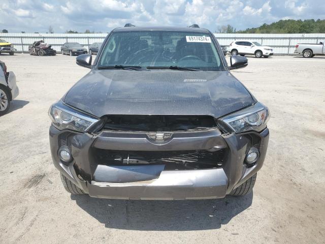 Photo 5 from auction – 2019 TOYOTA 4RUNNER SR with VIN JTEZU5JR9K5199136