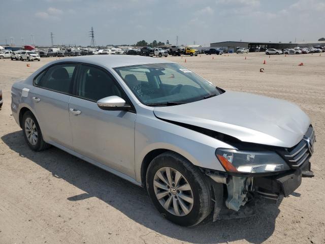 Photo 4 from auction – 2012 VOLKSWAGEN PASSAT S with VIN 1VWAH7A37CC026593