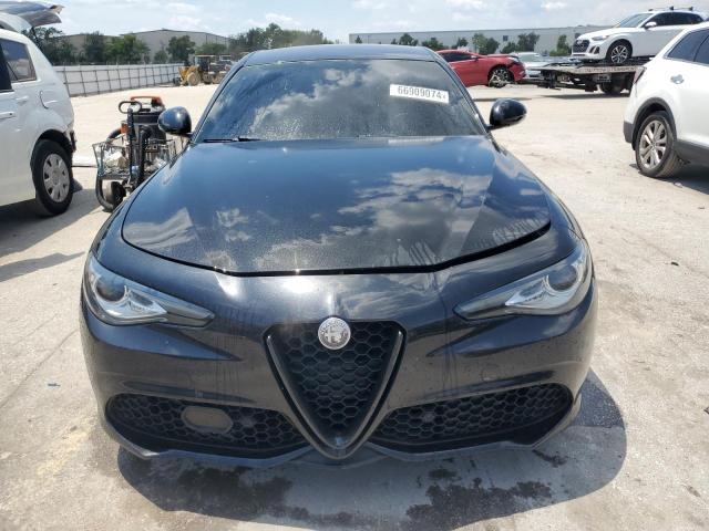 Photo 5 from auction – 2017 ALFA ROMEO GIULIA TI with VIN ZARFAECN5H7533868