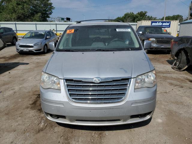 Photo 5 from auction – 2010 CHRYSLER TOWN & COU with VIN 2A4RR5D19AR450809