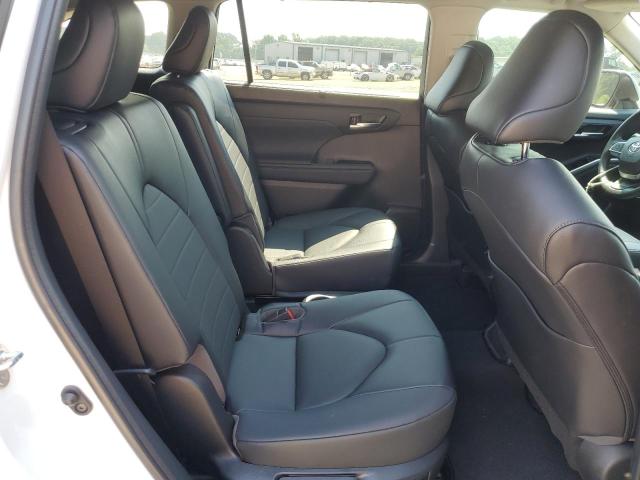 Photo 11 from auction – 2022 TOYOTA HIGHLANDER with VIN 5TDGZRAH8NS559667